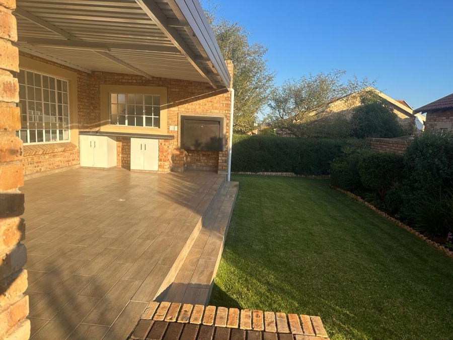 3 Bedroom Property for Sale in Wilgeheuwel Gauteng