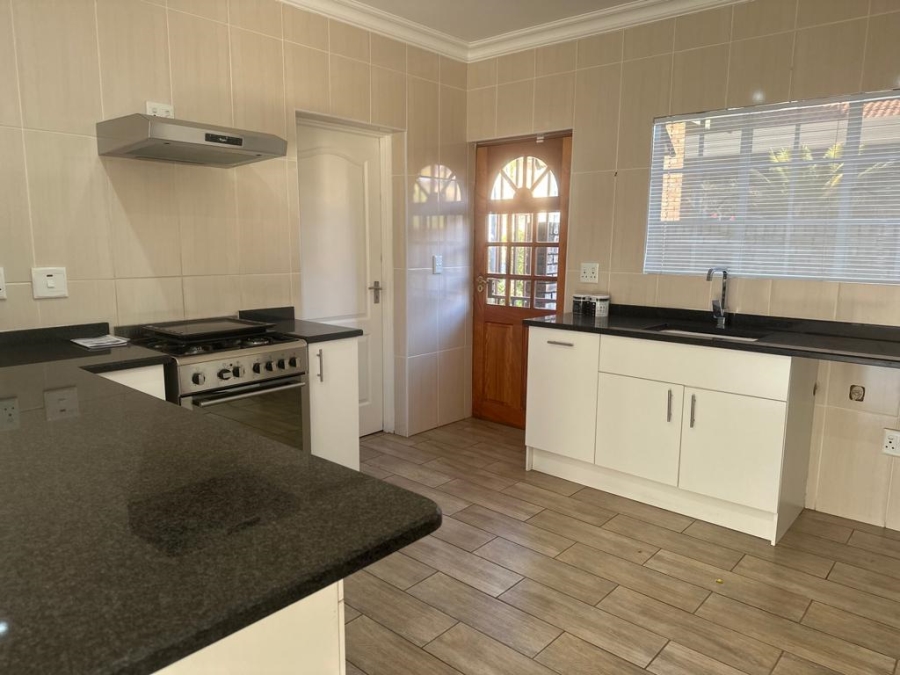 3 Bedroom Property for Sale in Wilgeheuwel Gauteng