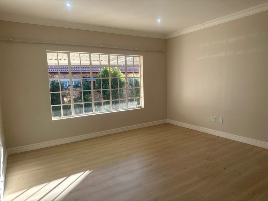 3 Bedroom Property for Sale in Wilgeheuwel Gauteng