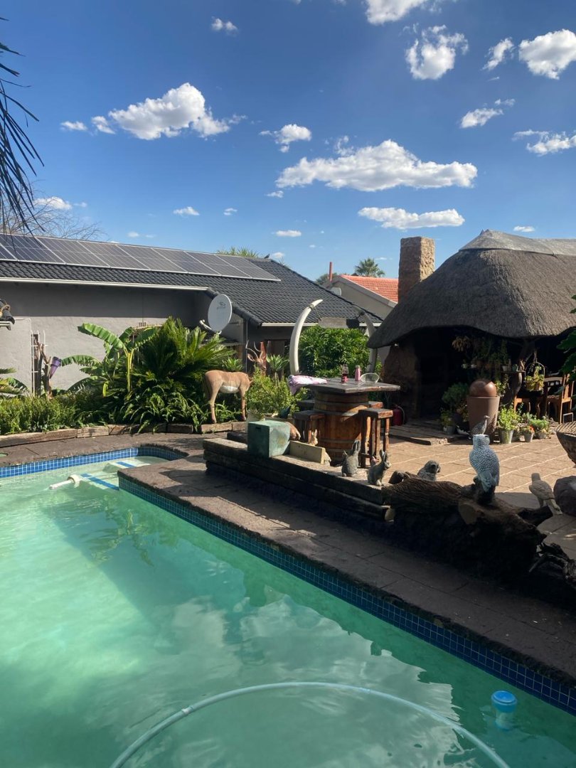 4 Bedroom Property for Sale in Lindhaven Gauteng
