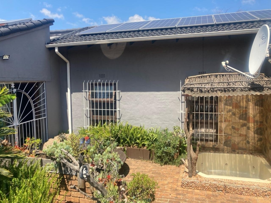 4 Bedroom Property for Sale in Lindhaven Gauteng
