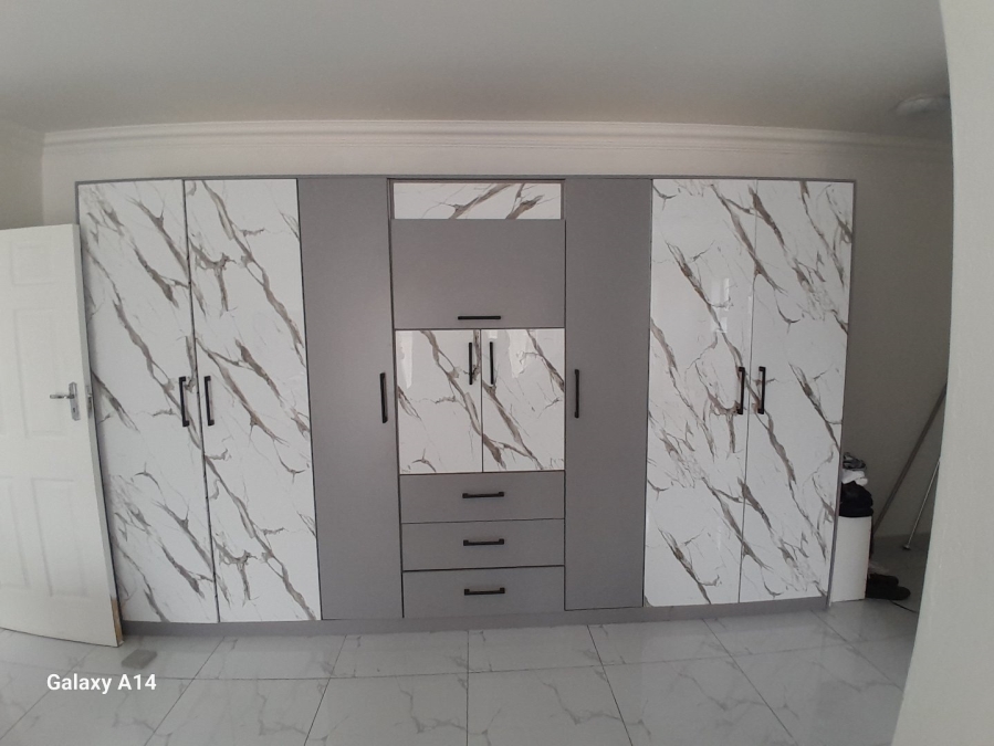 5 Bedroom Property for Sale in Sunair Park Gauteng