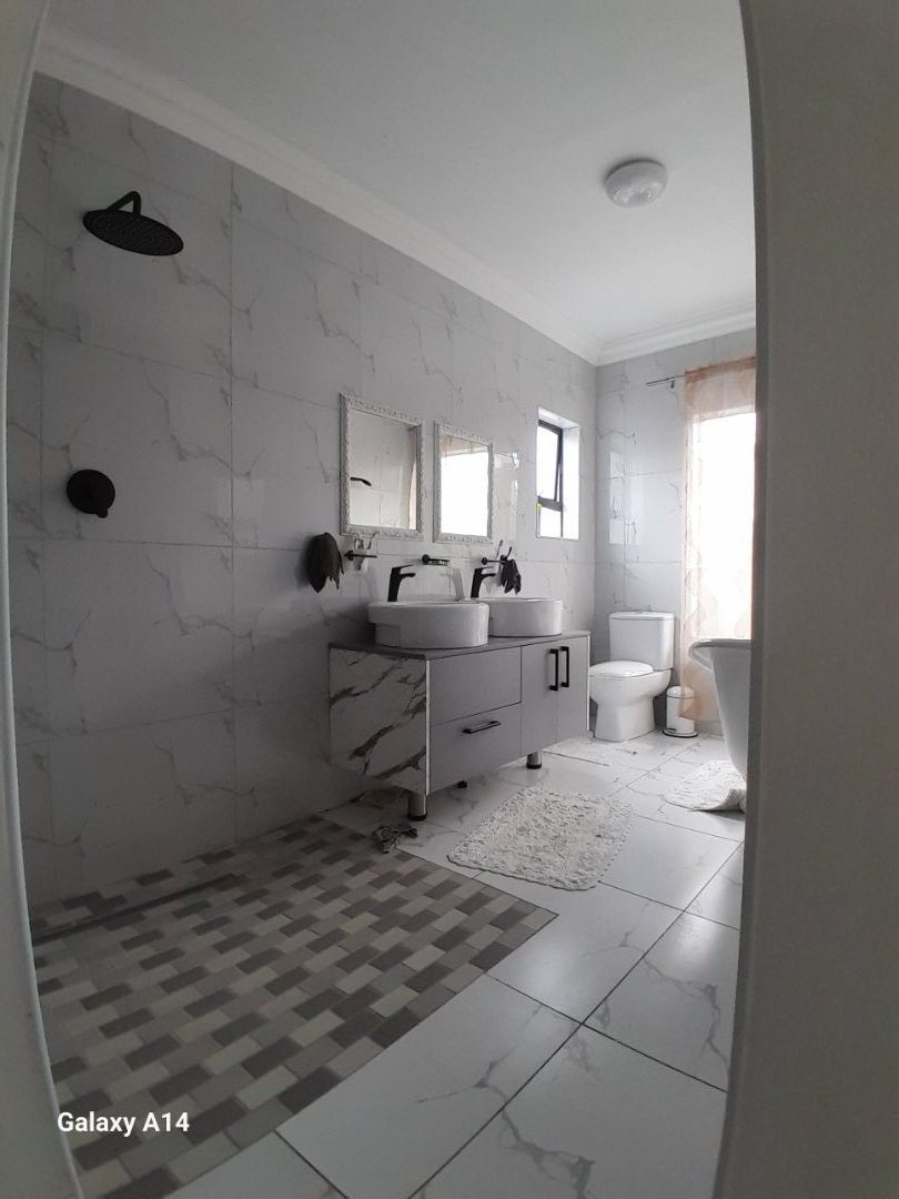 5 Bedroom Property for Sale in Sunair Park Gauteng