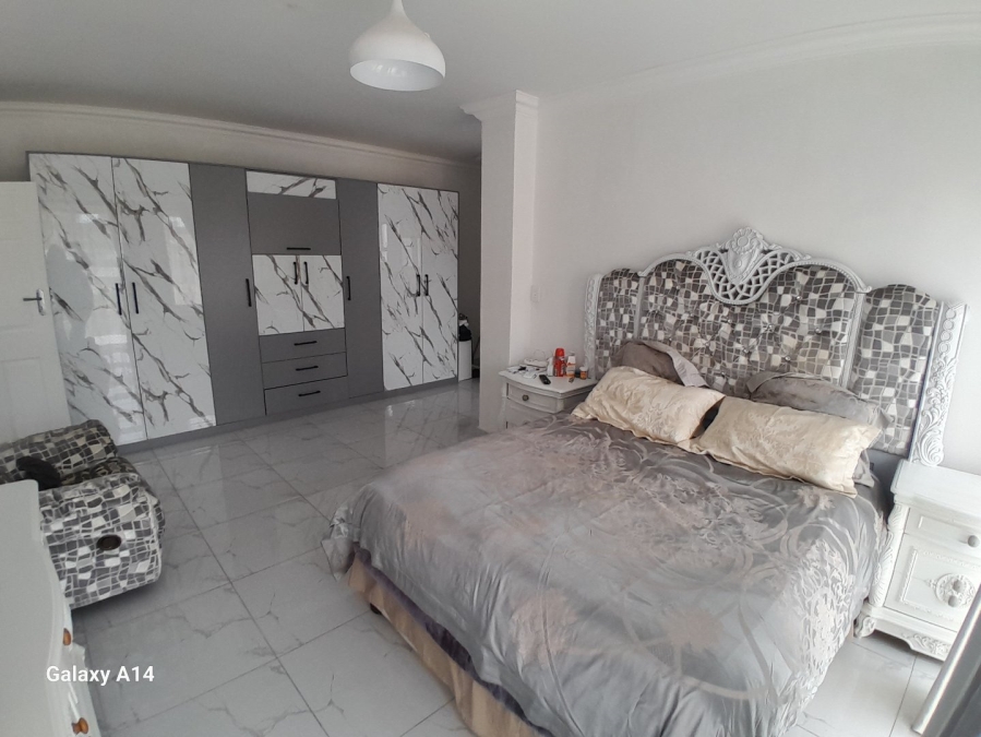 5 Bedroom Property for Sale in Sunair Park Gauteng