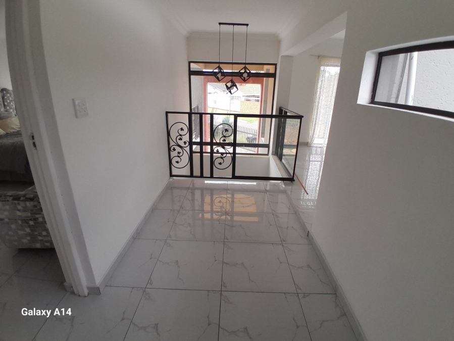 5 Bedroom Property for Sale in Sunair Park Gauteng