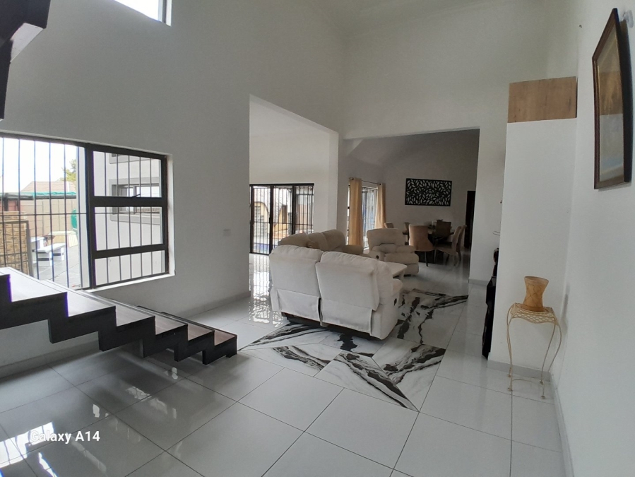 5 Bedroom Property for Sale in Sunair Park Gauteng