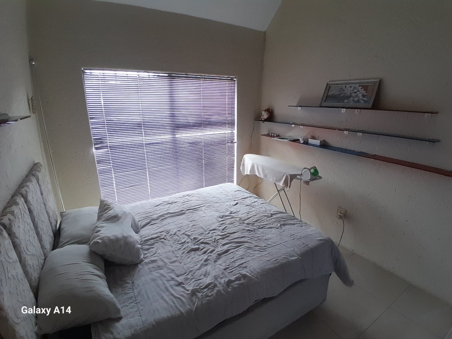 5 Bedroom Property for Sale in Sunair Park Gauteng