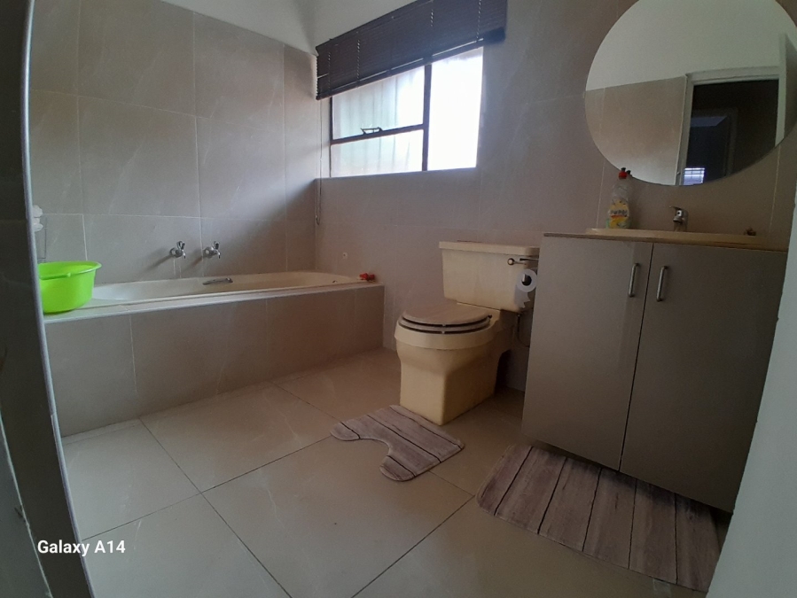 5 Bedroom Property for Sale in Sunair Park Gauteng
