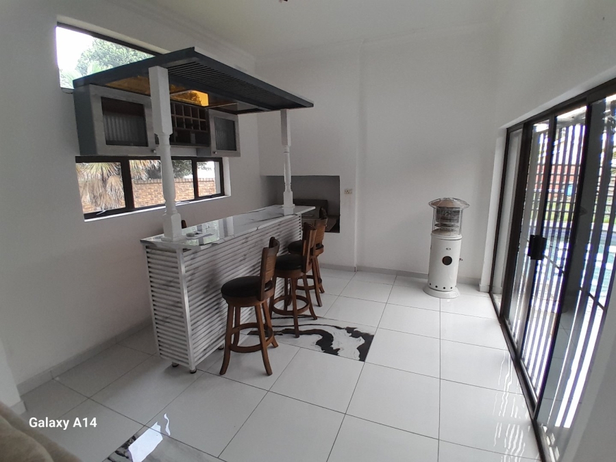 5 Bedroom Property for Sale in Sunair Park Gauteng