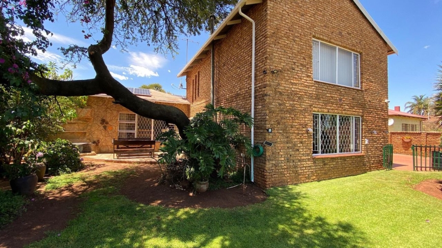 4 Bedroom Property for Sale in Carletonville Central Gauteng