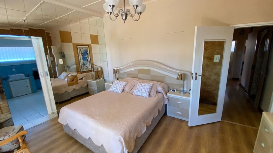 4 Bedroom Property for Sale in Carletonville Central Gauteng