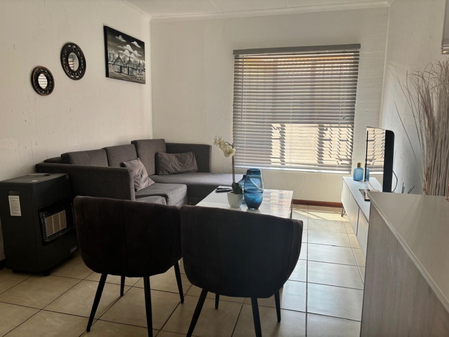 To Let 2 Bedroom Property for Rent in Ormonde View Gauteng
