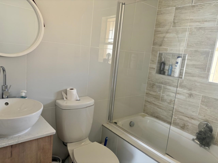 To Let 2 Bedroom Property for Rent in Ormonde View Gauteng