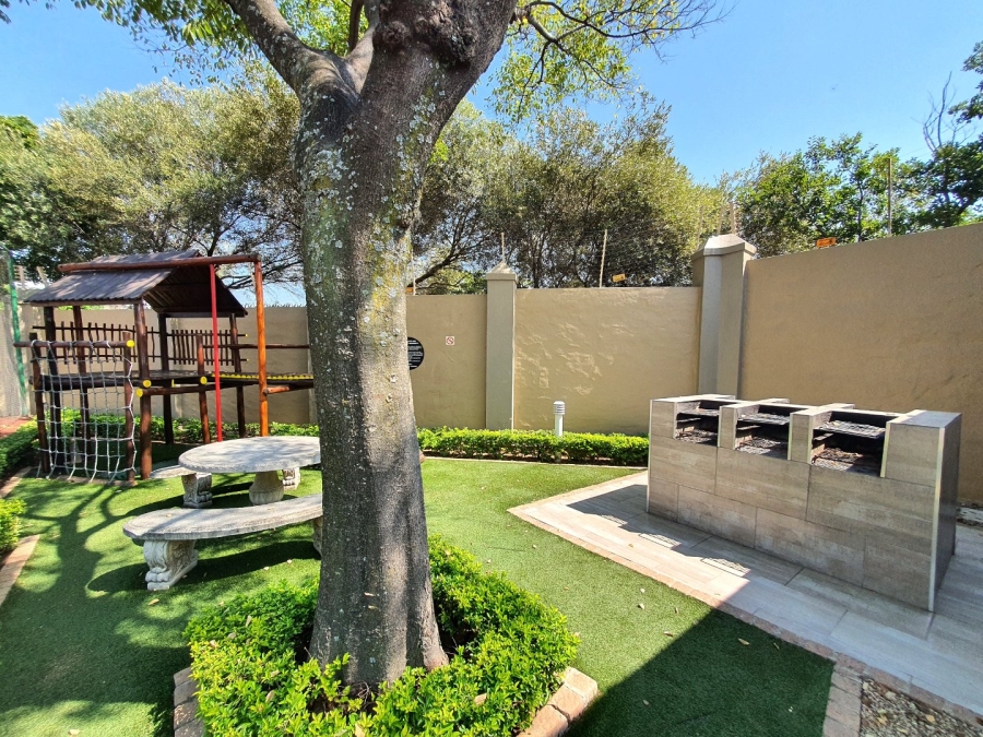 To Let 2 Bedroom Property for Rent in Lonehill Gauteng