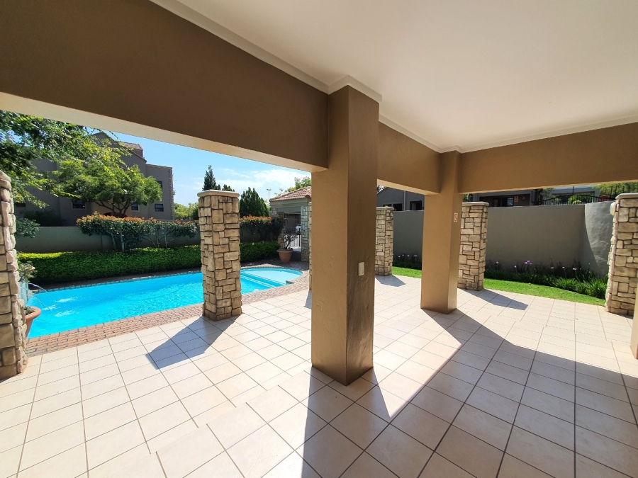 To Let 2 Bedroom Property for Rent in Lonehill Gauteng