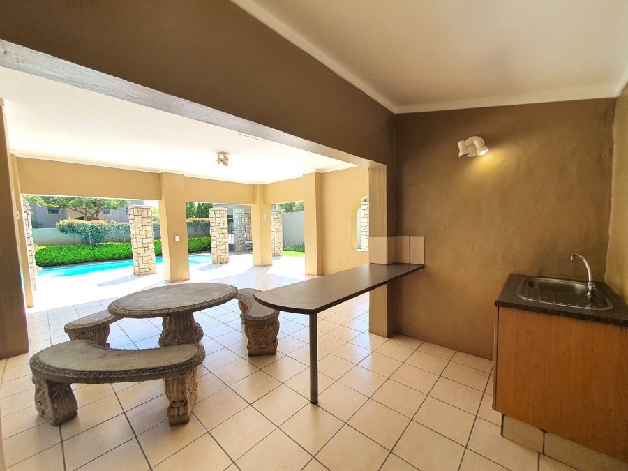 To Let 2 Bedroom Property for Rent in Lonehill Gauteng