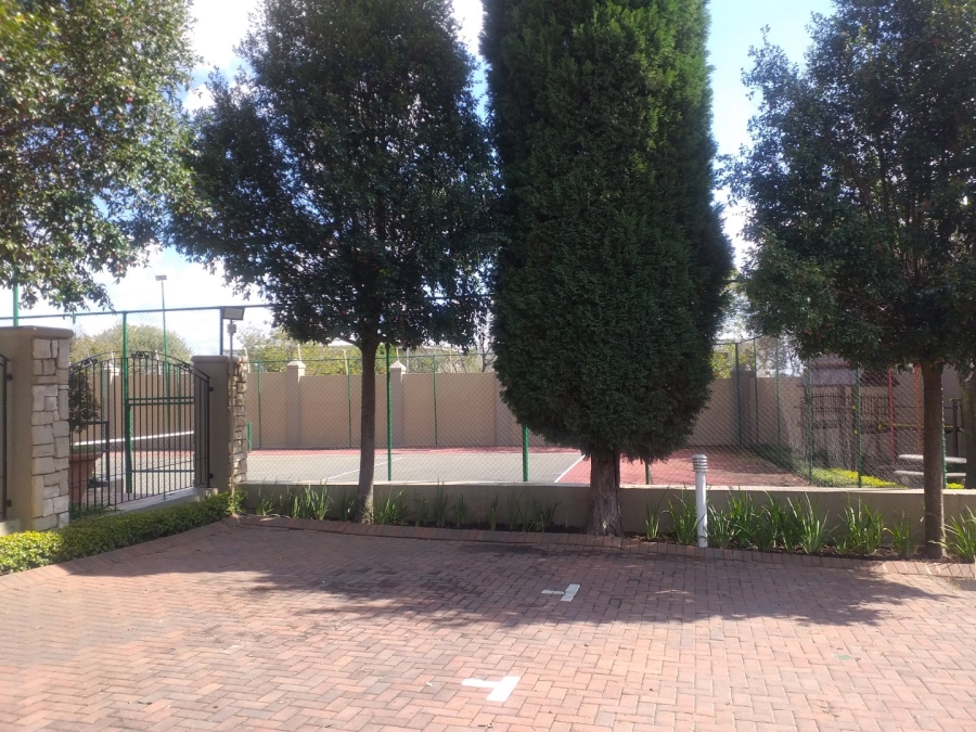 To Let 2 Bedroom Property for Rent in Lonehill Gauteng