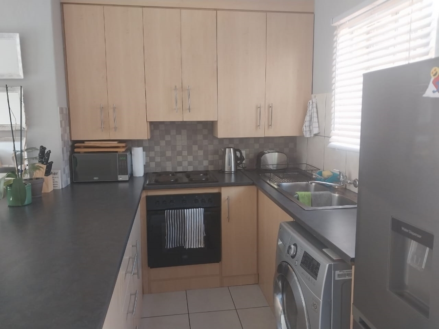 1 Bedroom Property for Sale in Newmark Estate Gauteng