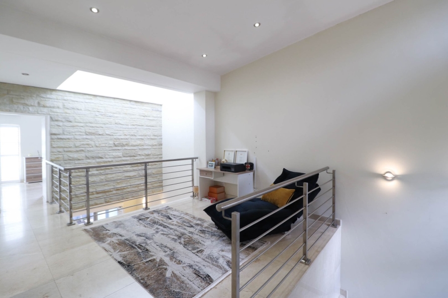 2 Bedroom Property for Sale in Bryanston Gauteng