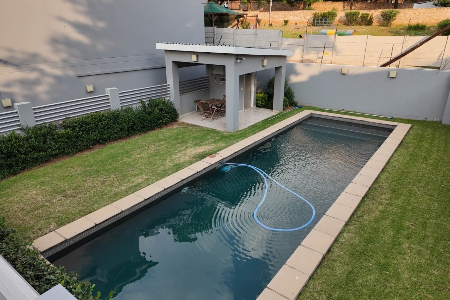 2 Bedroom Property for Sale in Bryanston Gauteng