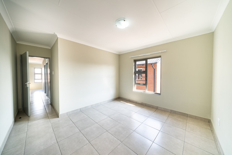 To Let 4 Bedroom Property for Rent in Parkdene Gauteng
