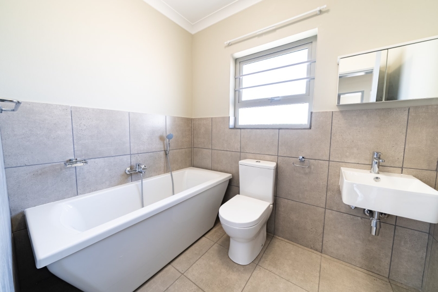 To Let 4 Bedroom Property for Rent in Parkdene Gauteng