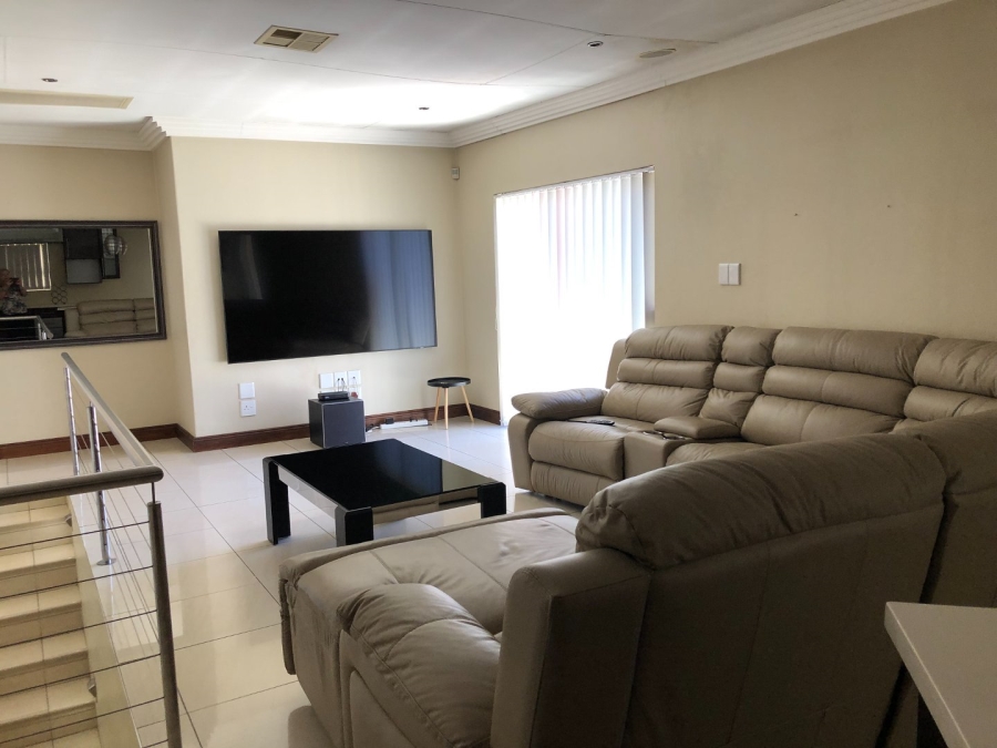 4 Bedroom Property for Sale in Fleurdal Gauteng