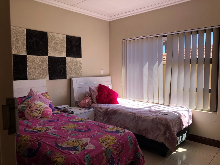 4 Bedroom Property for Sale in Fleurdal Gauteng