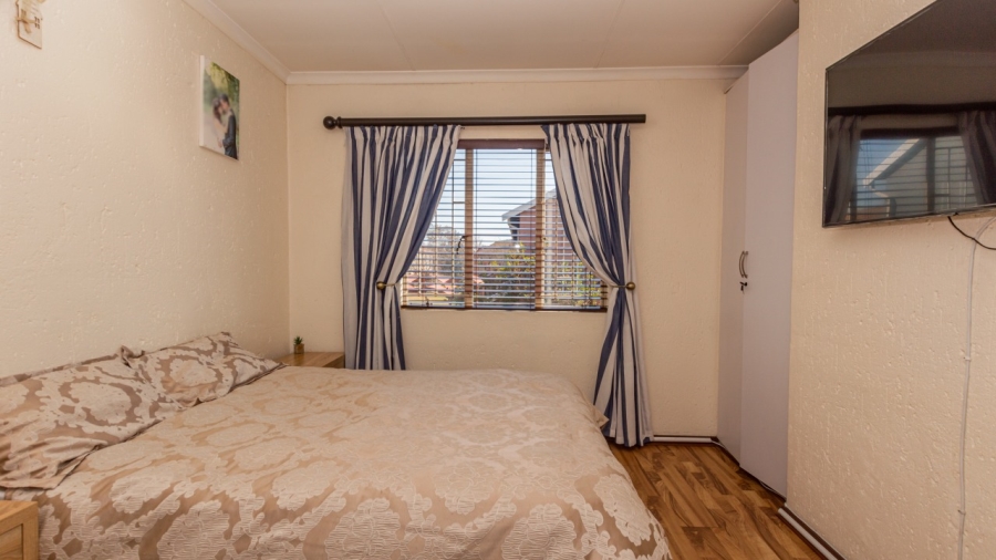 To Let commercial Property for Rent in Greenstone Hill Gauteng