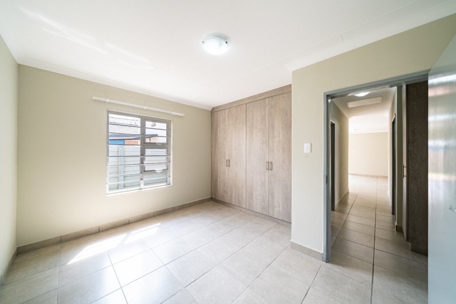 To Let 3 Bedroom Property for Rent in Parkdene Gauteng