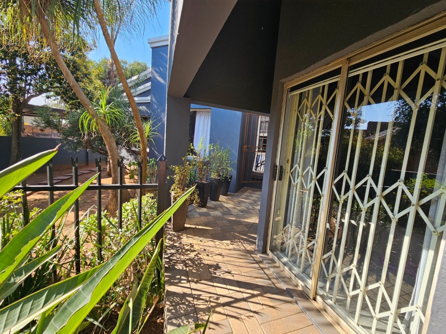 To Let 3 Bedroom Property for Rent in Moreleta Park Gauteng