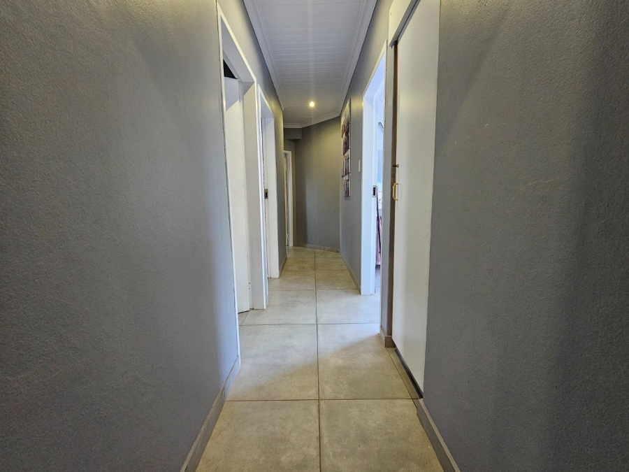 To Let 3 Bedroom Property for Rent in Moreleta Park Gauteng