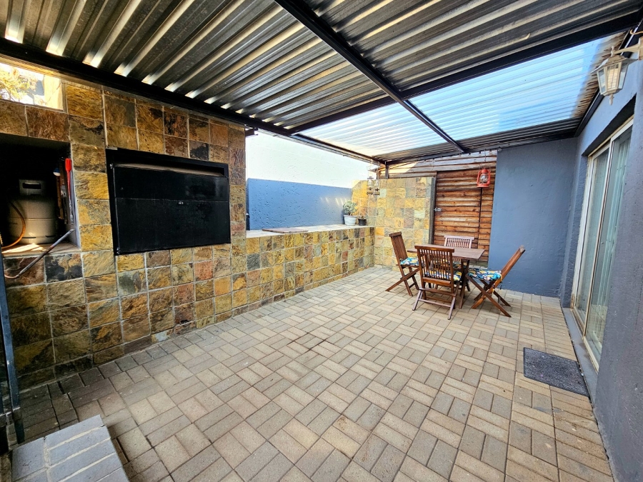 To Let 3 Bedroom Property for Rent in Moreleta Park Gauteng