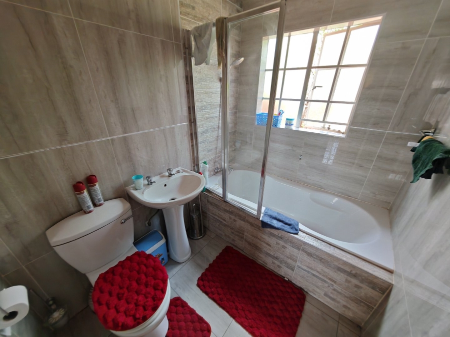 3 Bedroom Property for Sale in Amandasig Gauteng