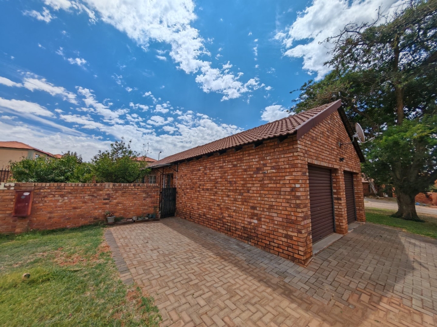 3 Bedroom Property for Sale in Amandasig Gauteng