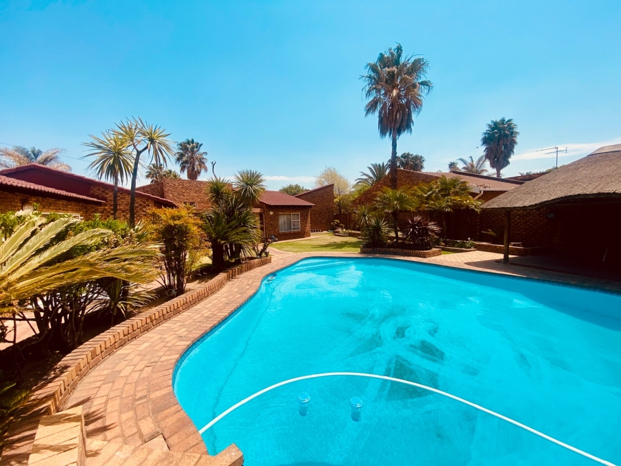 To Let 4 Bedroom Property for Rent in Sunward Park Gauteng