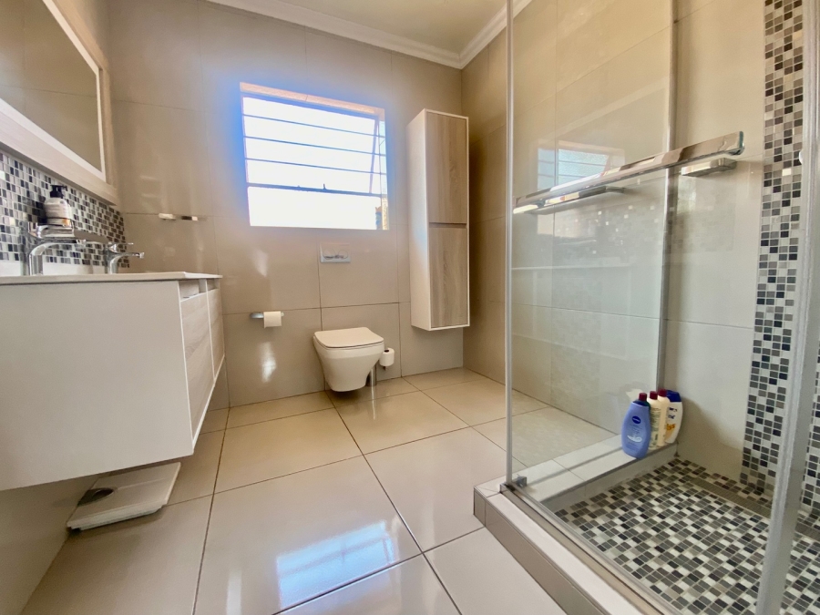 To Let 4 Bedroom Property for Rent in Sunward Park Gauteng