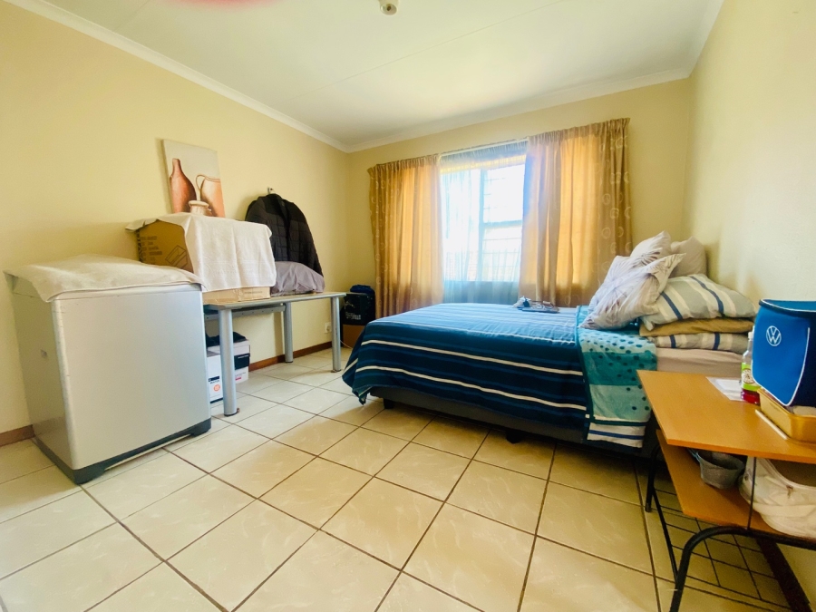 To Let 4 Bedroom Property for Rent in Sunward Park Gauteng
