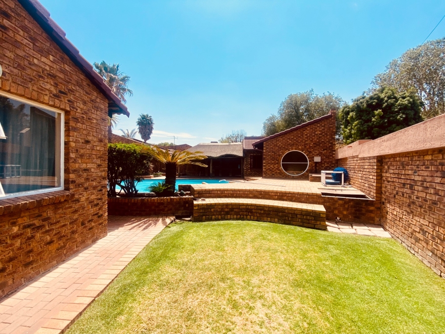To Let 4 Bedroom Property for Rent in Sunward Park Gauteng