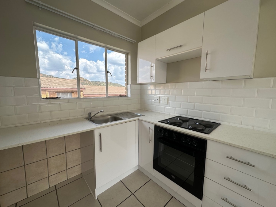 To Let 2 Bedroom Property for Rent in Meredale Gauteng