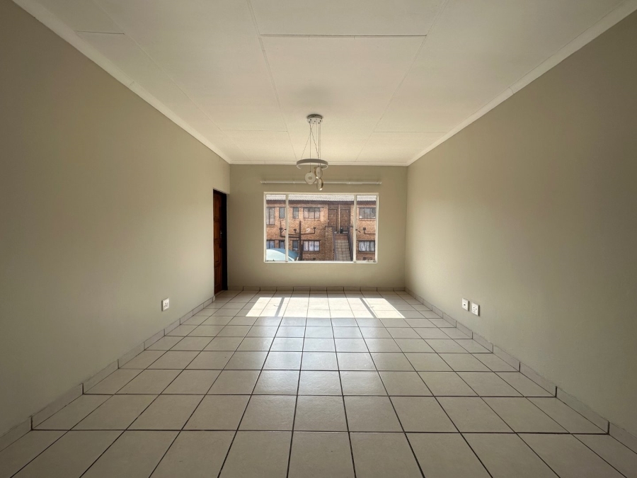 To Let 2 Bedroom Property for Rent in Meredale Gauteng