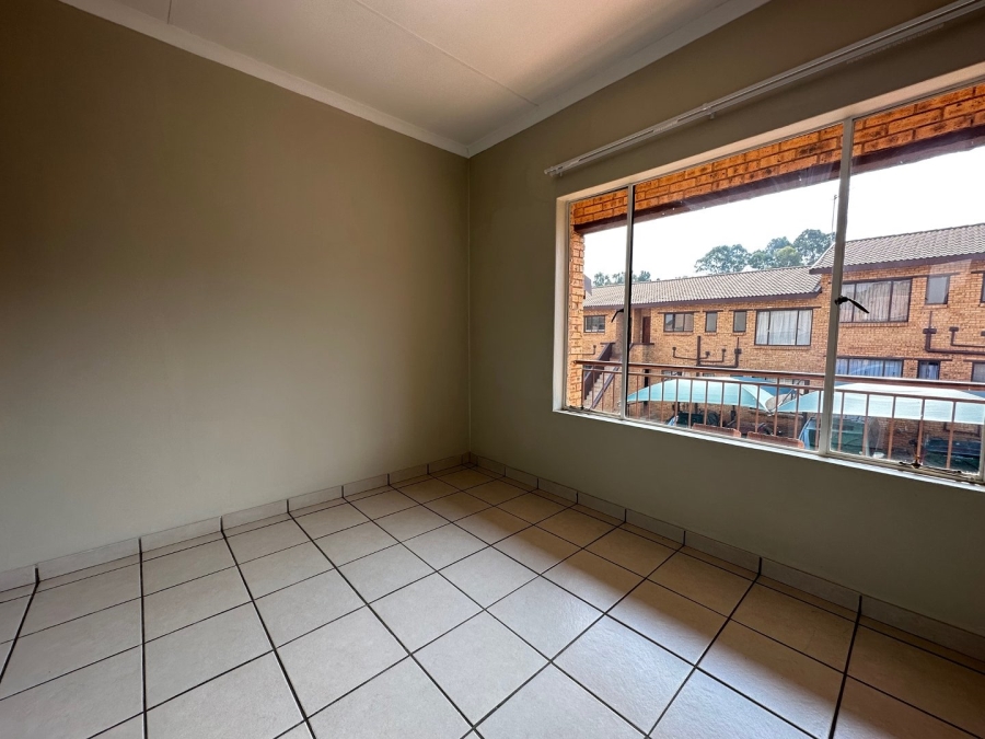 To Let 2 Bedroom Property for Rent in Meredale Gauteng