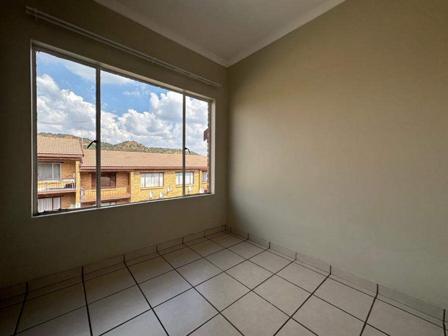 To Let 2 Bedroom Property for Rent in Meredale Gauteng