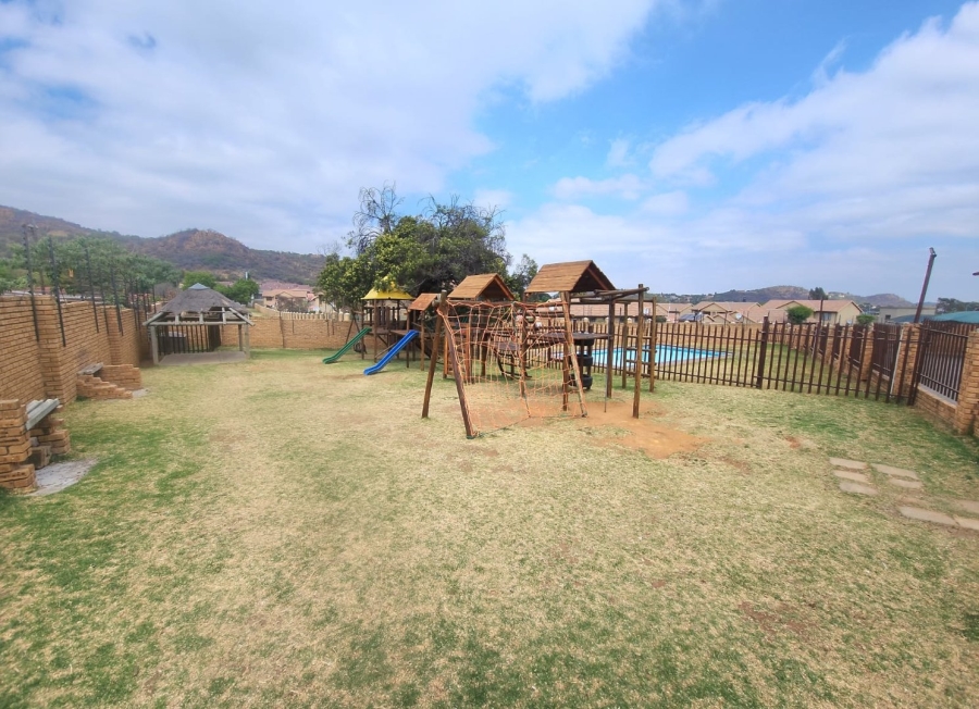 To Let 2 Bedroom Property for Rent in Meredale Gauteng