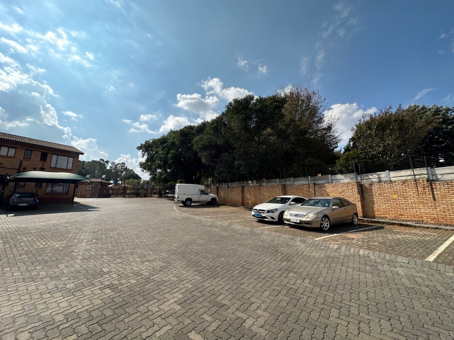 To Let 2 Bedroom Property for Rent in Meredale Gauteng