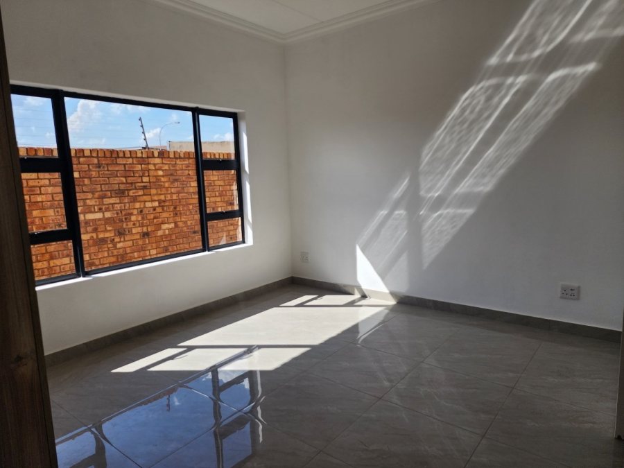 To Let 2 Bedroom Property for Rent in Witfield Gauteng