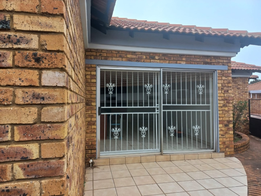 To Let 3 Bedroom Property for Rent in Witfield Gauteng