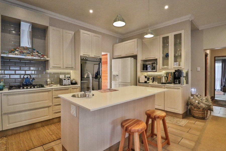 To Let 4 Bedroom Property for Rent in Bedfordview Gauteng