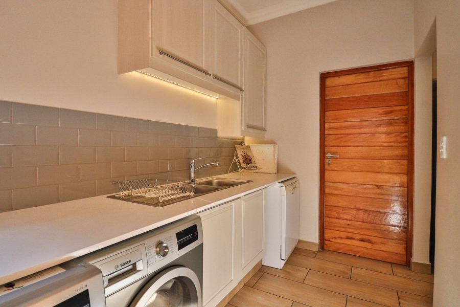 To Let 4 Bedroom Property for Rent in Bedfordview Gauteng