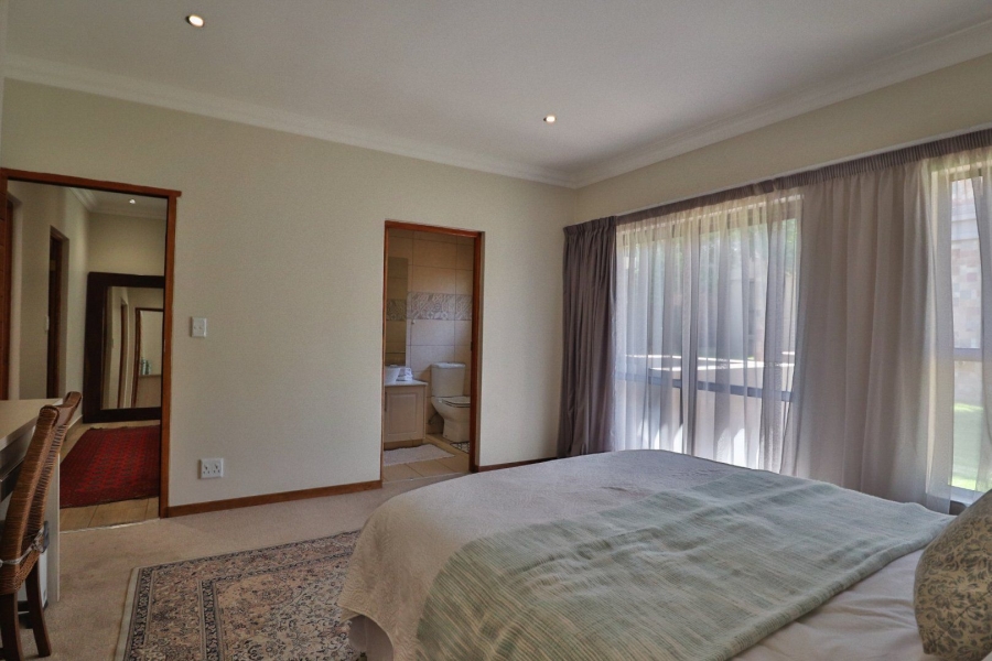 To Let 4 Bedroom Property for Rent in Bedfordview Gauteng